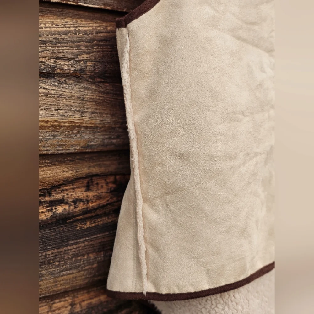 Gibson Latimer Fall Faux Suede & Sherpa Lined Tan/Cream Asymmetrical Flowy Vest - Picture 13 of 16